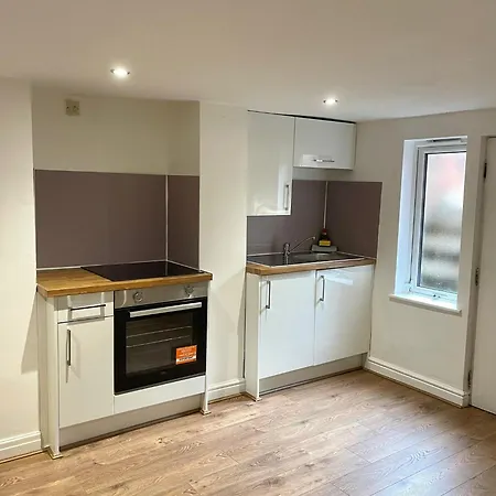 Modern One-bed Flat In Armley Appartement *