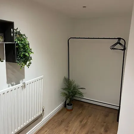 Modern One-bed Flat In Armley * リーズ