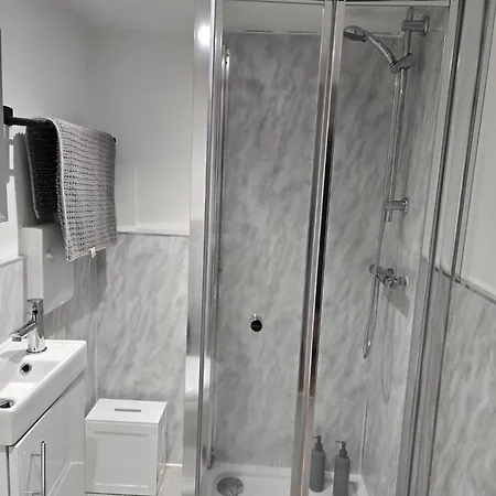 Modern One-bed Flat In Armley *
