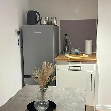 Modern One-bed Flat In Armley